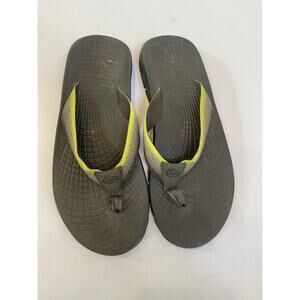 Chaco Men’s Flip Flop Thong Sandals Green/Gray Straps Casual Shoes EUC Sz 12